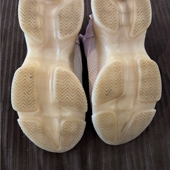 Women’s Steve Madden tennis shoes - Picture 8 of 8